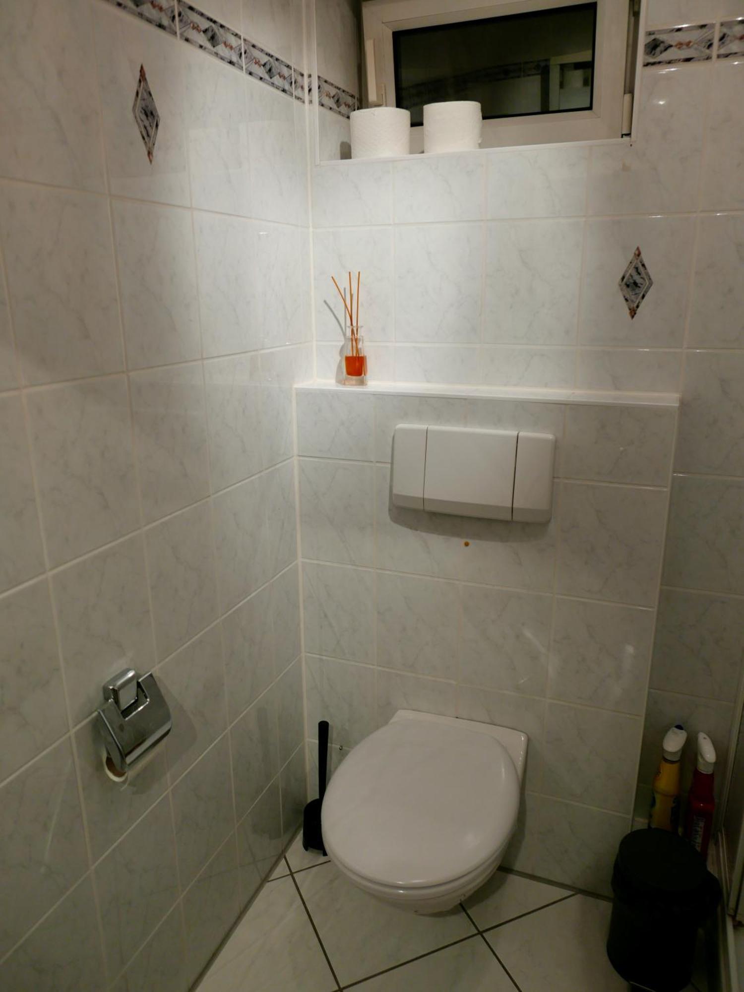 Schoenes Apartment Mit Terrasse Im Steingarten Бад Вилбел Екстериор снимка