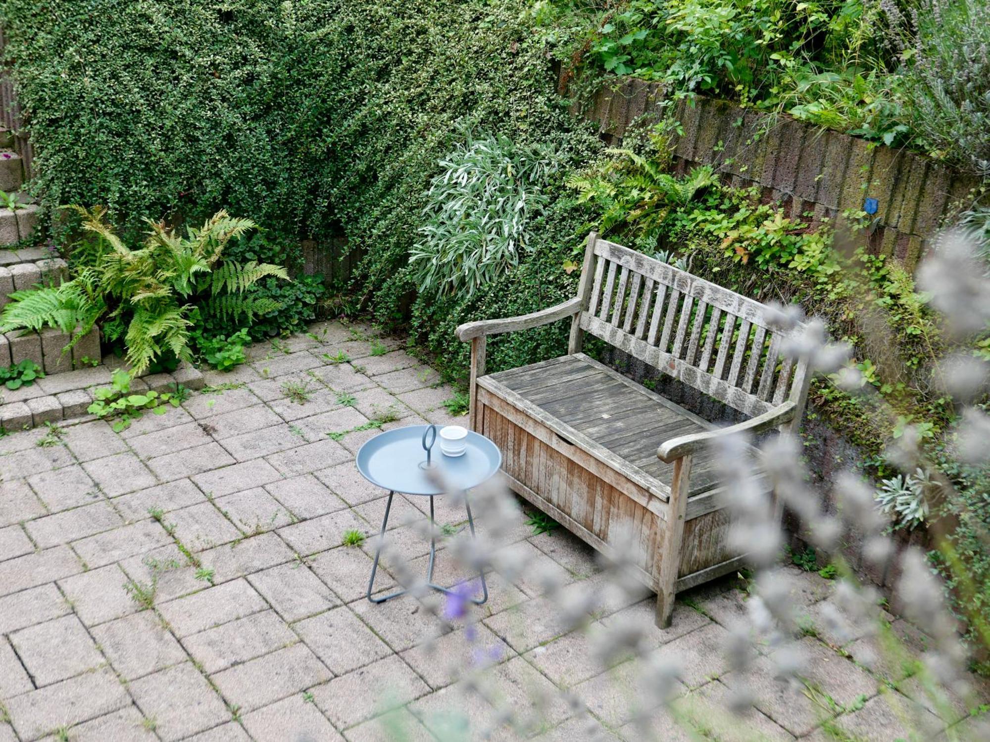 Schoenes Apartment Mit Terrasse Im Steingarten Бад Вилбел Екстериор снимка
