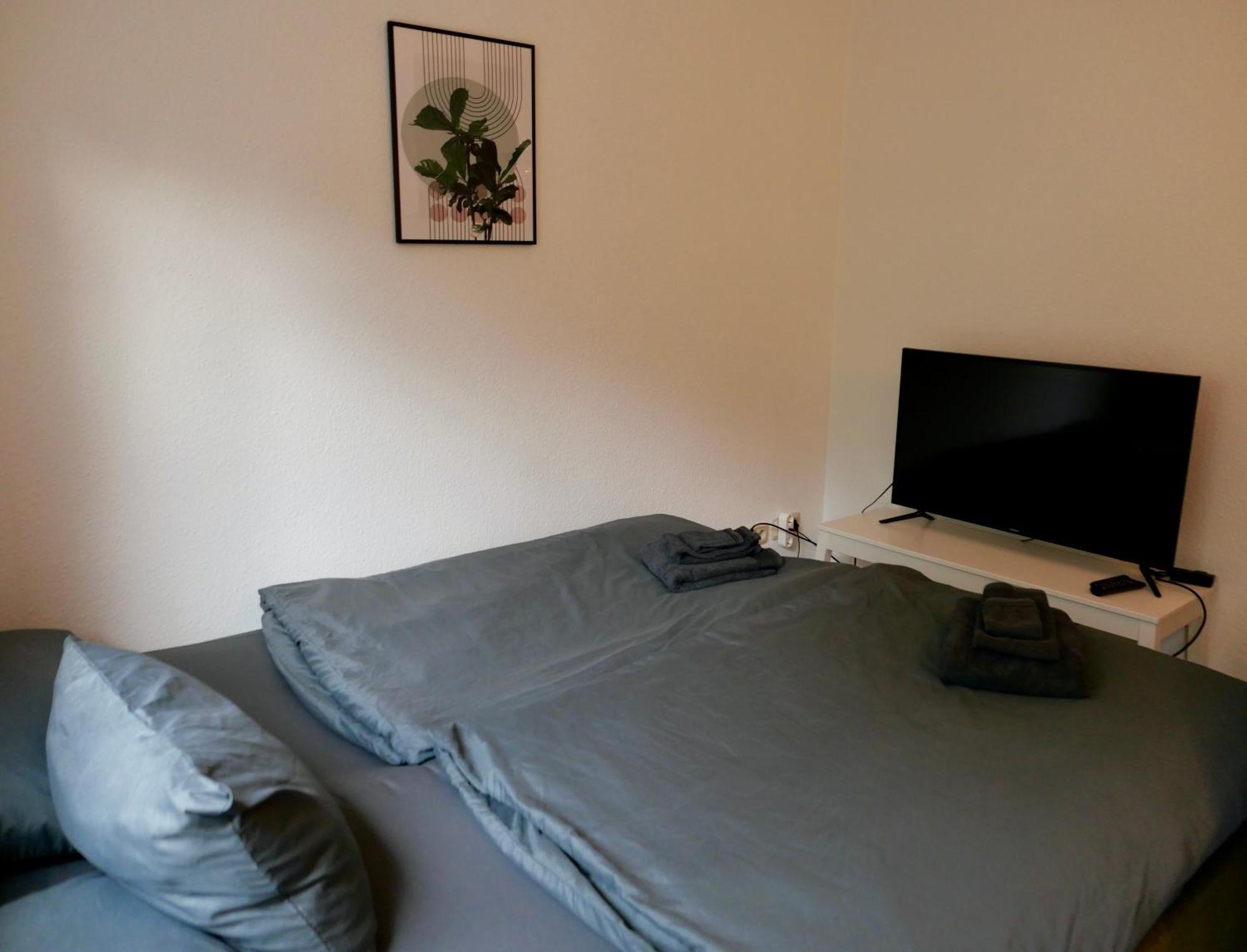 Schoenes Apartment Mit Terrasse Im Steingarten Бад Вилбел Екстериор снимка