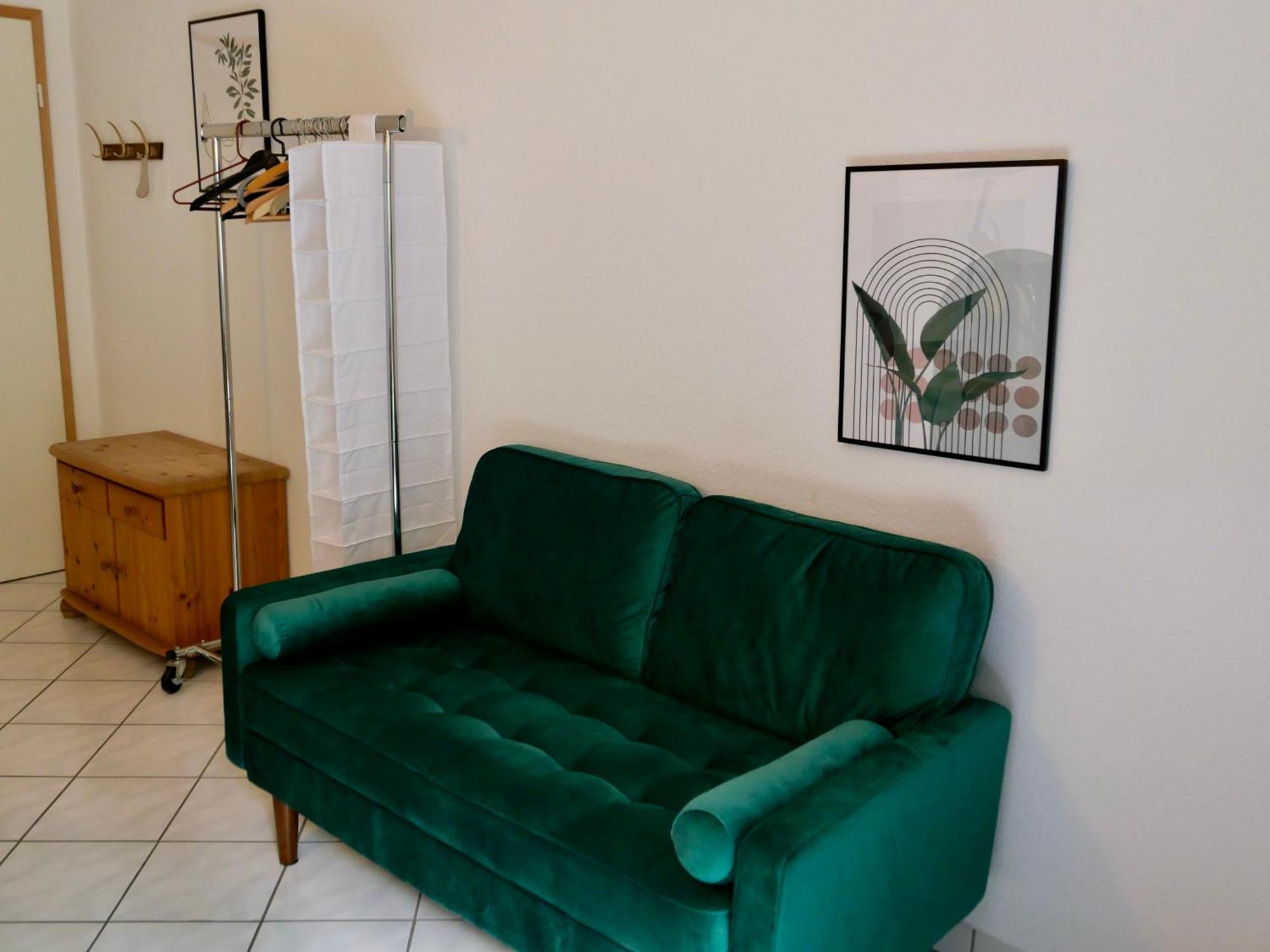 Schoenes Apartment Mit Terrasse Im Steingarten Бад Вилбел Екстериор снимка